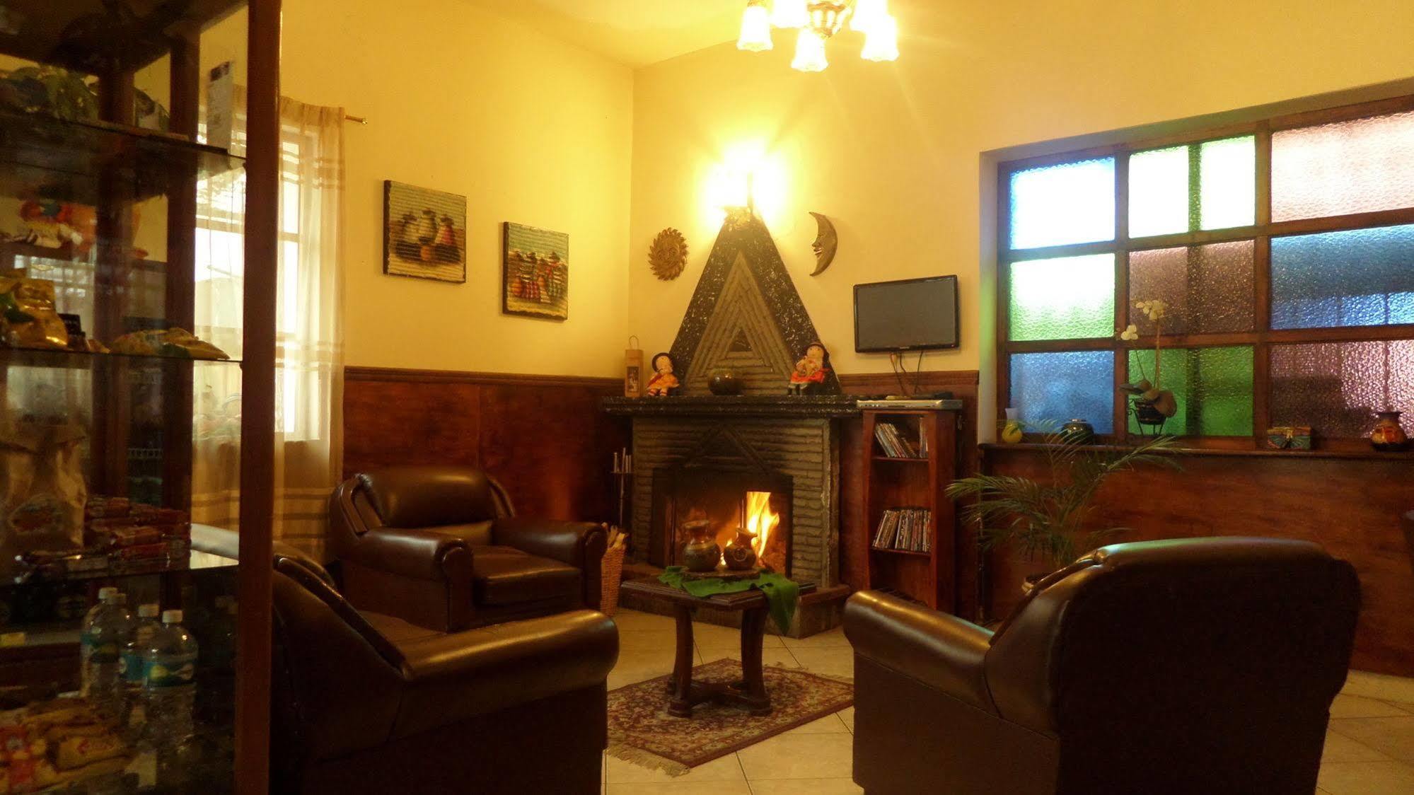 Jhomana Guesthouse Quito Eksteriør billede
